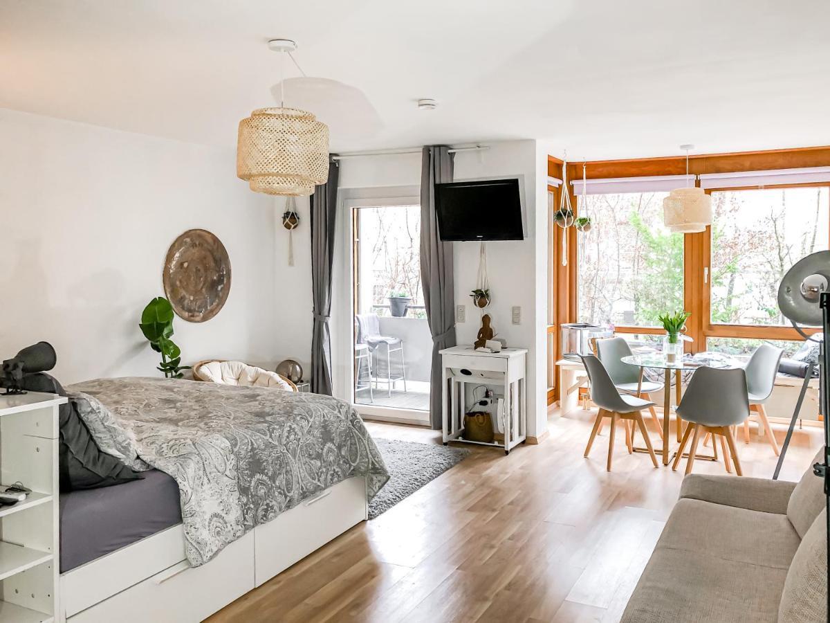 Near Altstadt /w Workspace, Feng-shui & Art