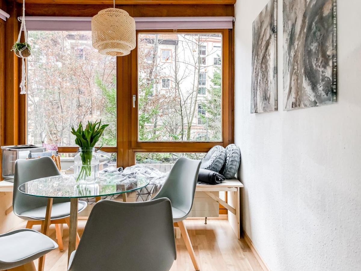 Near Altstadt /w Workspace, Feng-shui & Art Appartement Wurtzbourg