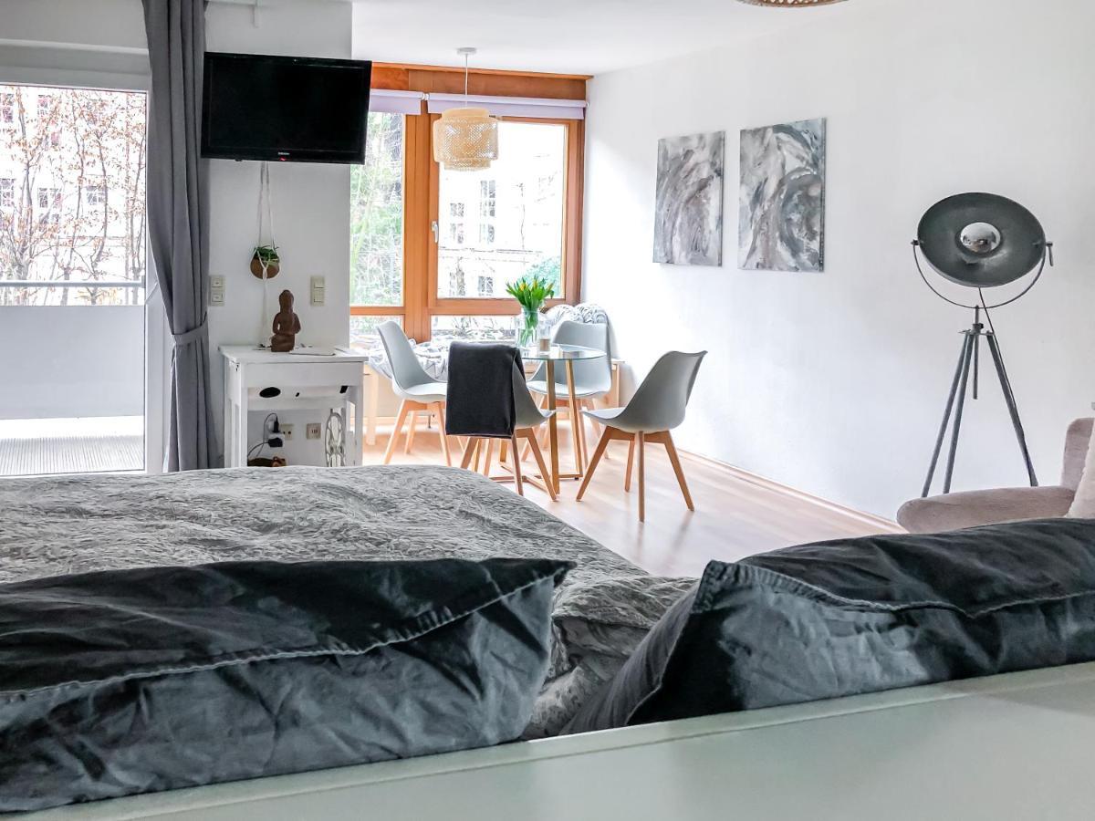 Near Altstadt /w Workspace, Feng-shui & Art Appartamento